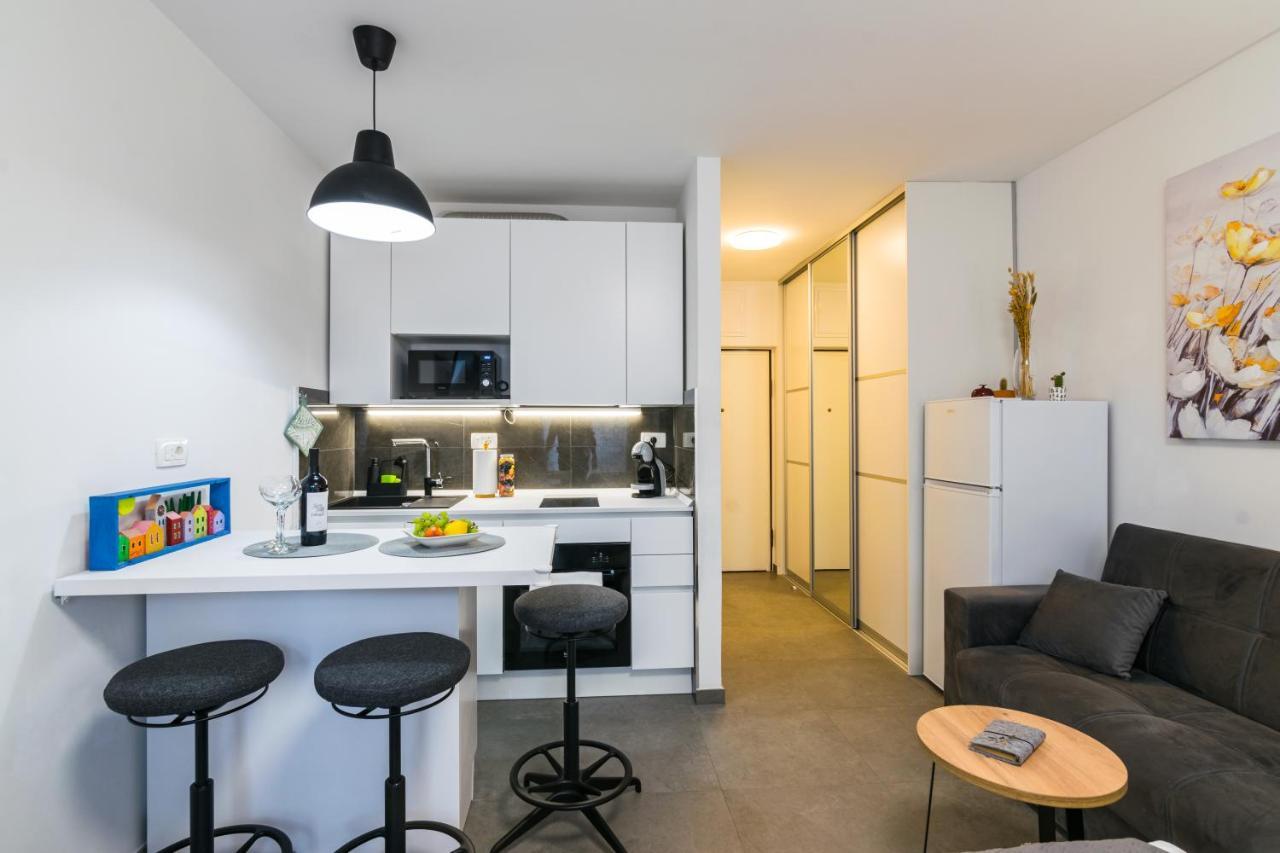 Mot Apartment Split