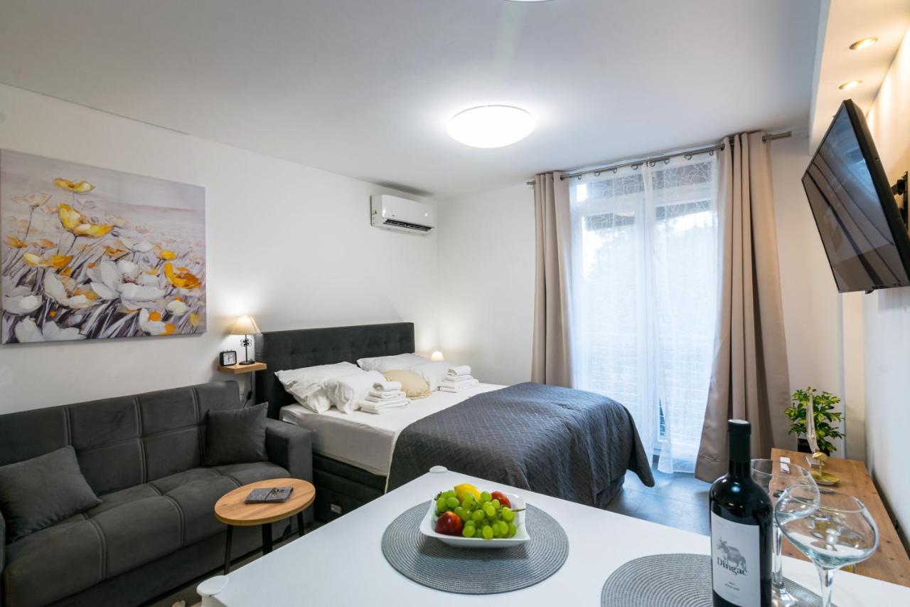 Mot Apartment